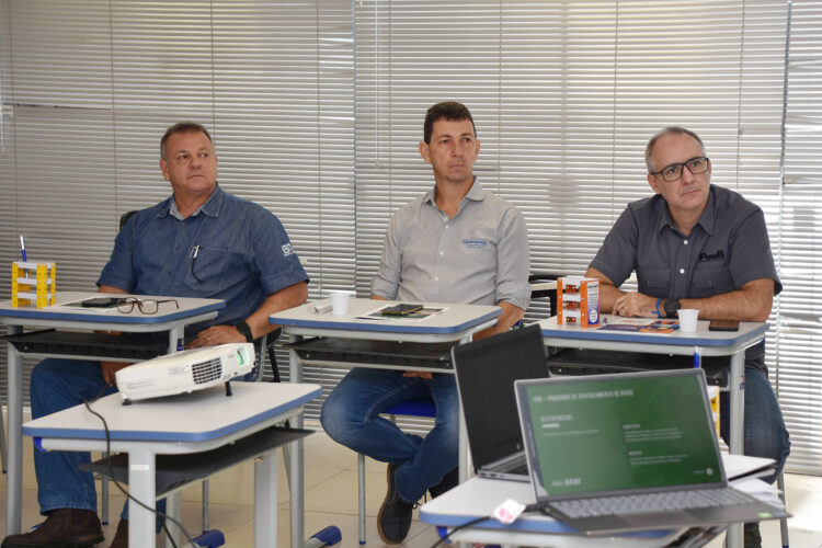 Empresários do segmento metalmecânico conhecem portfólio de serviços do Sesi e de Senai