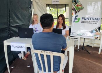 Com fim da CTPS em papel, população vulnerável enfrenta dificuldades para acessar informações trabalhistas