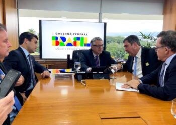 Com ministro das Relações Institucionais, governador discute projetos estruturantes para MS