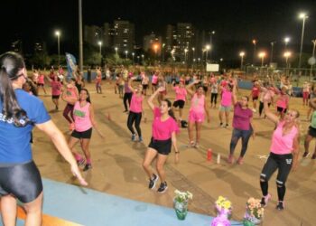 Programa Movimenta Campo Grande promove aula temática para o dia da mulher