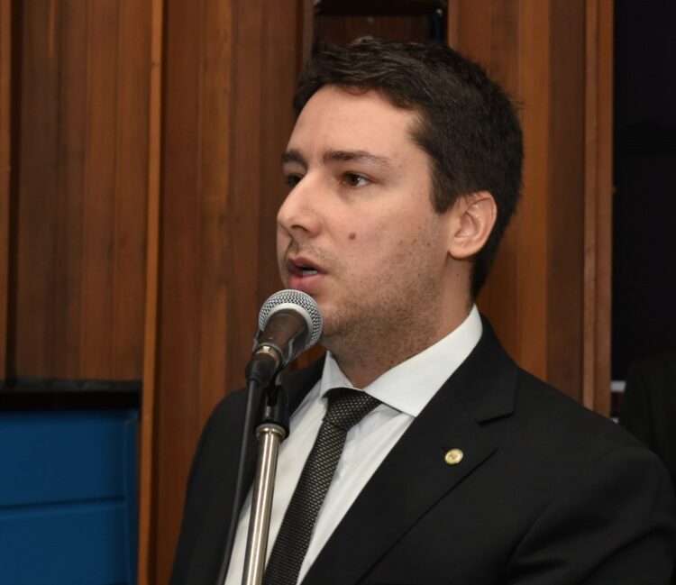 Deputado quer ressarcimento automático por serviço de internet mal prestado