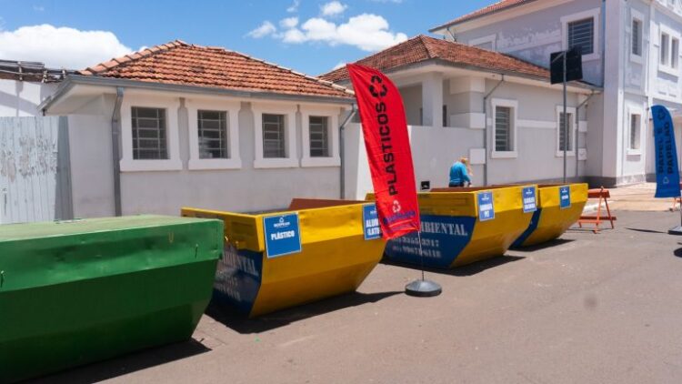 Oitava edição do Drive-Thru da Reciclagem é promovido na Capital