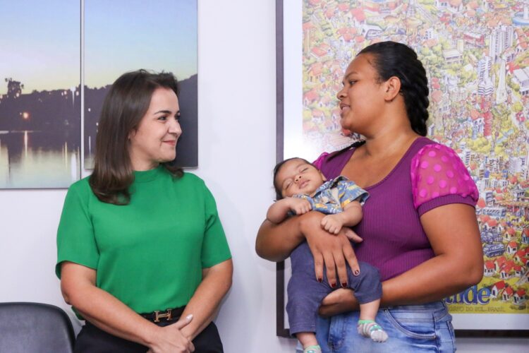 Prefeita assina nova regulamentação do Programa Locação Social e concede 100% de subsídio de aluguel em casos especiais
