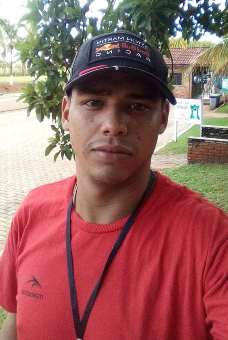 Entregador de farmácia é morto a tiros na Avenida Raquel de Queiroz