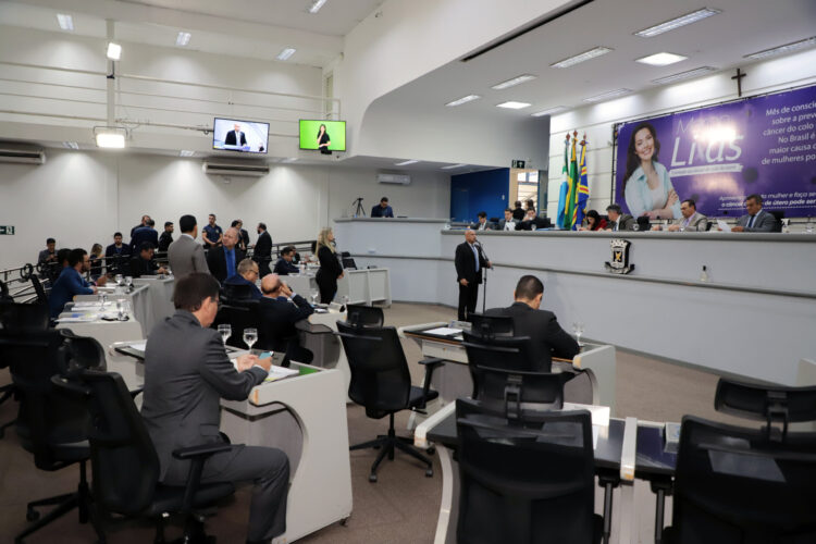 Vereadores aprovam sete projetos de lei na sessão desta terça-feira