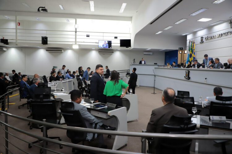 Vereadores aprovam cinco projetos na sessão desta quinta-feira