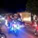 Vídeo: Motoentregador diz ter sido agredido por cliente e colegas fazem protesto na Capital
