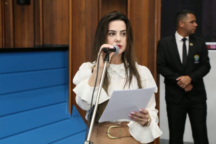 Para atender produtores rurais, Mara Caseiro pede maquinário agrícola à AGRAER