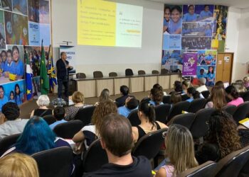 Conferência analisa os impactos da Pandemia no aprendizado e na rotina familiar dos menores