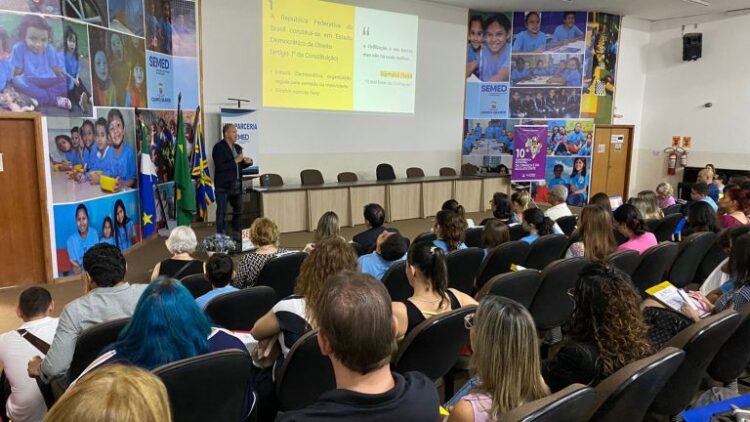 Conferência analisa os impactos da Pandemia no aprendizado e na rotina familiar dos menores