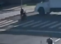 Semáforo desligado faz condutora colidir com caminhão; ela teve o pé dilacerado