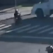 Semáforo desligado faz condutora colidir com caminhão; ela teve o pé dilacerado