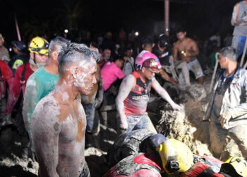 Oito pessoas morrem após soterramento em Manaus