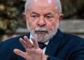 Lula está com pneumonia e adia viagem à China