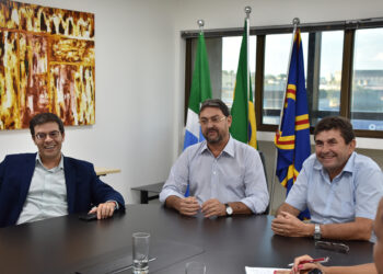 Presidente da Fiems reúne-se com entidades para debater instalação de indústria de celulose em Inocência