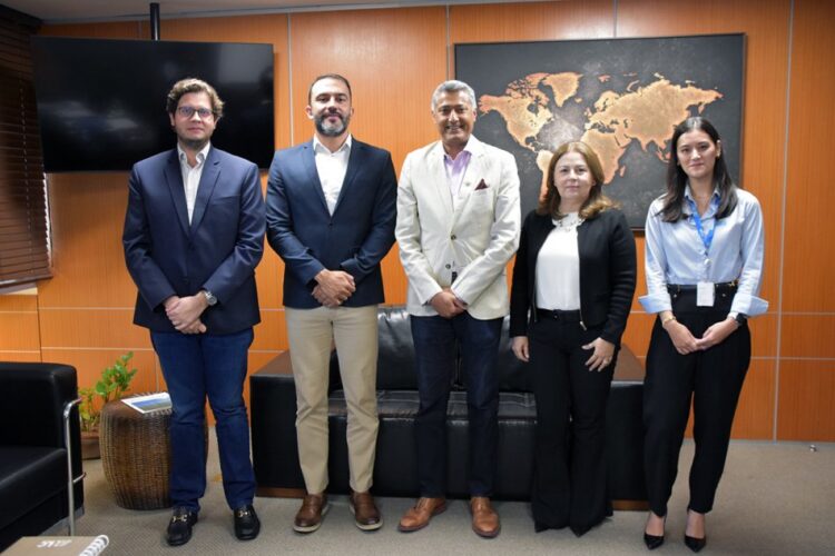 Fiems recebe Conselheiro do Canadá para apresentar oportunidades comerciais do Estado