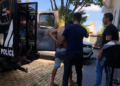 Homem descumpre medida protetiva, fala que vai atear fogo na casa de mulher e é preso