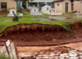 Chuva “que não para” em MS derruba até muro do cemitério em Rochedo