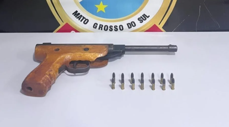 Motorista de ônibus escola tranca porta e tenta estuprar estudante de 14 anos em MS