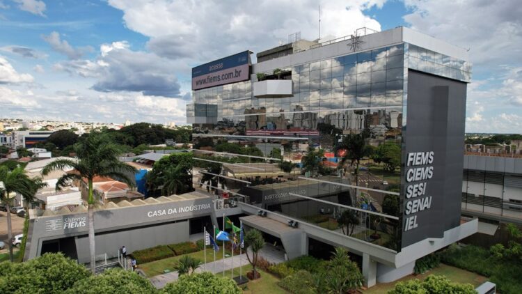 Sistema Fiems abre processo seletivo para 15 vagas em seis cidades