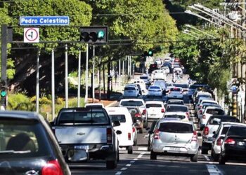 Abril é mês de licenciamento dos veículos com placas finais 1 e 2