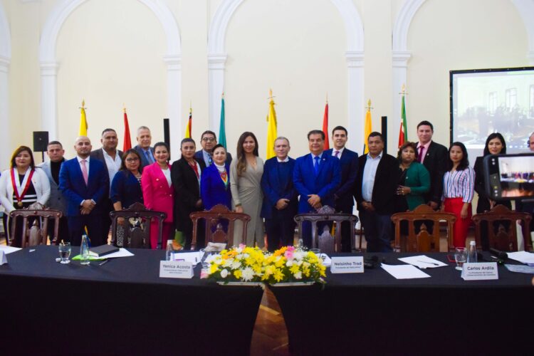 Parlamentares de oito países amazônicos debatem conservação e desenvolvimento sustentável em Belém