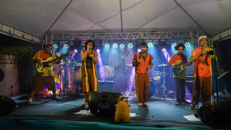 Em Três Lagoas, público canta e dança ao som do Projeto Kzulo