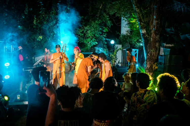 Com show enérgico projeto Kzulo encanta público em Dourados