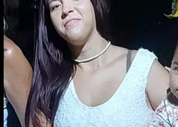 Jovem de 18 anos está desaparecida há uma semana com filhinha de colo