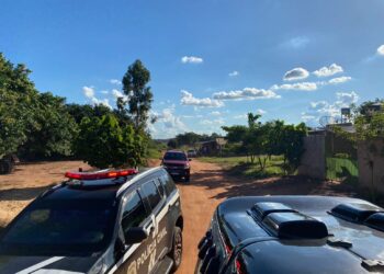 Ladrão de Hilux e S-10 é encontrado em bar, atira contra a polícia e morre baleado