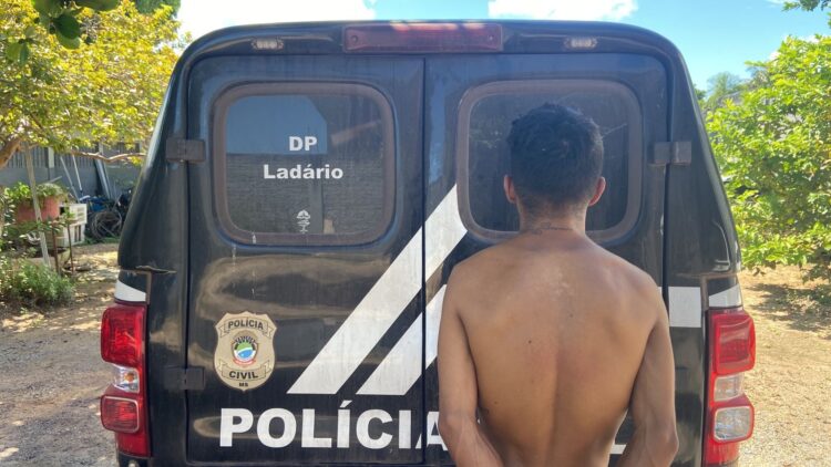 Dupla suspeita de integrar facção é presa com arma utilizada em “tribunal do crime”