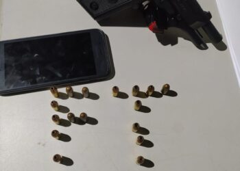 Homem é preso por ameaçar mulher com revólver em MS
