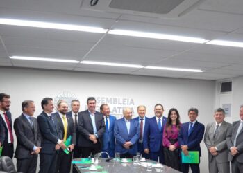 “Desburocratizar o processo de emendas para que o recurso chegue mais rápido à população”, diz secretário Eduardo Rocha