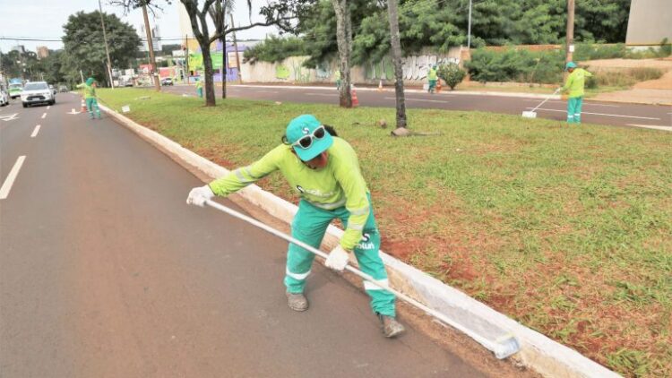 Prefeitura avança com serviços de manutenção e sinalização dos bairros nesta semana