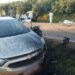 Duas pessoas ficas presas às ferragens em colisão entre carreta e caminhonete entre
