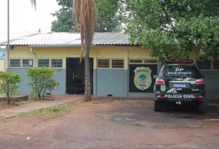 Após tocar em caçamba energizada, caminhoneiro morre eletrocutado