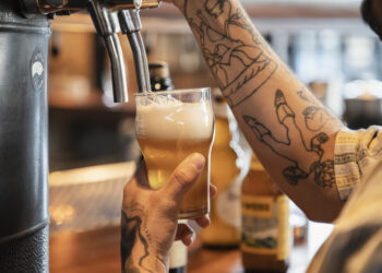 Empresas e escolas cervejeiras oferecem formação gratuita para entrar no mercado de trabalho