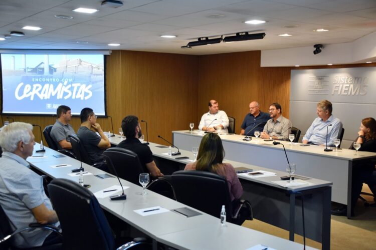Em encontro com Longen, empresários da indústria cerâmica de MS discutem desafios do setor