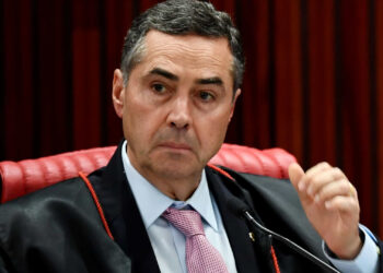 Barroso nega soltura de Torres, e Moraes cobra explicação sobre senha errada