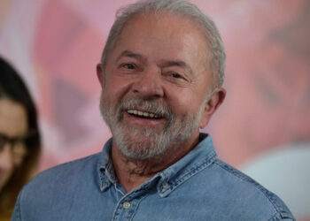 Tentativa de golpe e políticas sociais. Os 100 dias de Lula no poder