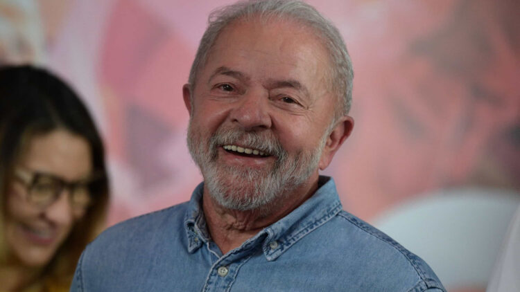 Tentativa de golpe e políticas sociais. Os 100 dias de Lula no poder