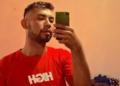 Motociclista de 20 anos morre atropelado por caminhão ao desviar de buraco