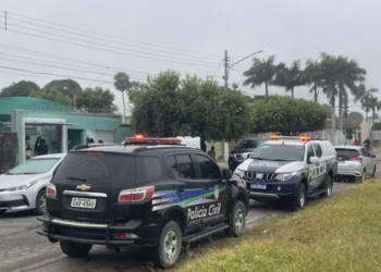 Casal de idosos é encontrado morto a tiros e filho acredita em feminicídio seguido de sucídio