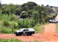 Dupla tenta sequestrar taxista, que foge, e é presa ao não conseguir ligar carro da vítima