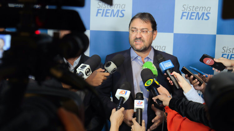 Em café da manhã com a imprensa, Longen destaca papel da indústria e detalha investimentos da Fiems