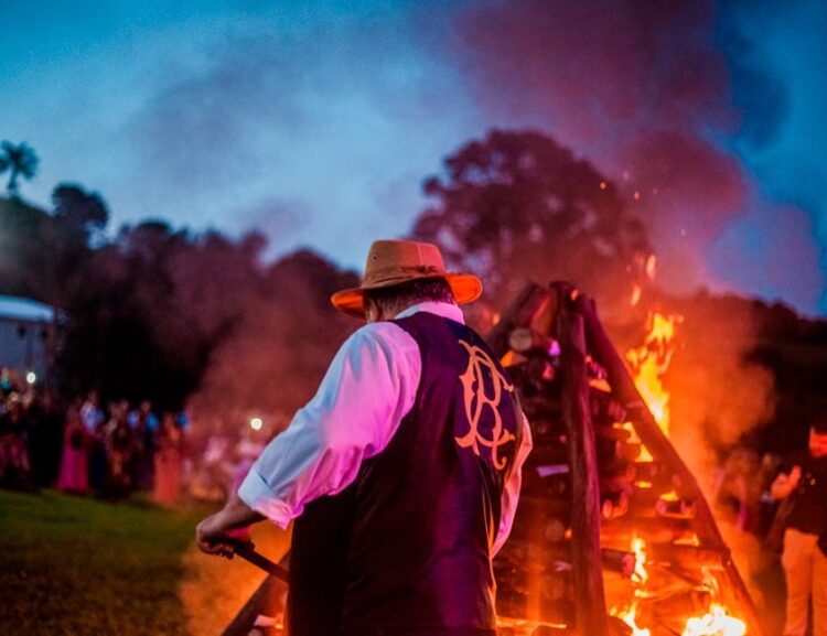 Prefeitura promove Festa de Santa Sara Kali em comemoração ao Dia do Povo Cigano