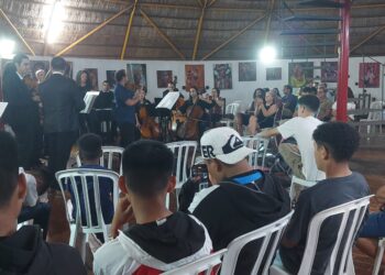 Com simpatia e  técnica, Camerata aproxima música clássica do público sul-mato-grossense