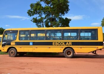Aluno de 9 anos tem suspeita de traumatismo ao cair de ônibus escolar em MS
