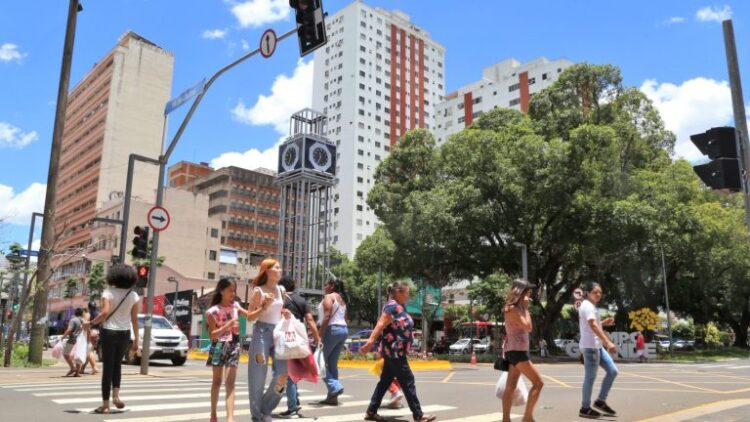 Dia dos Namorados deve injetar R$ 123 milhões na Capital, valor 59% maior que em 2022