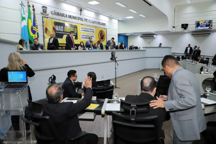 Vereadores aprovam dois projetos na sessão desta terça-feira